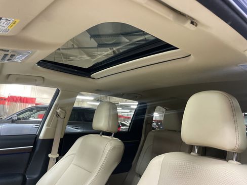 Used 2016 Toyota Highlander Limited image 27