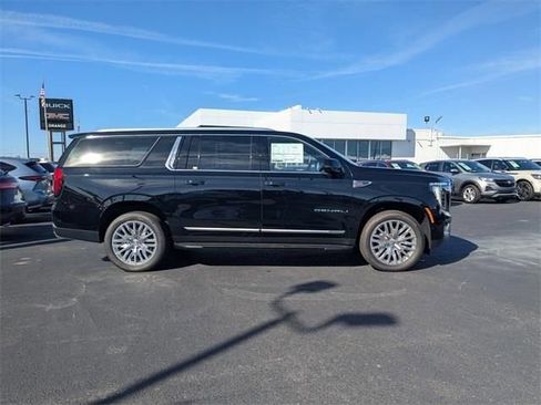 New 2026 GMC Yukon XL Denali AWD/4WD image 3