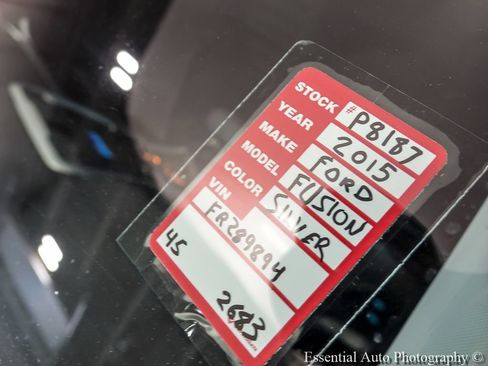 Used 2015 Ford Fusion SE FWD image 27