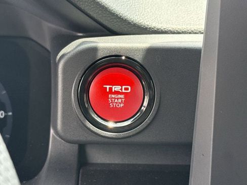Used 2025 Toyota Tacoma TRD Sport AWD/4WD image 24