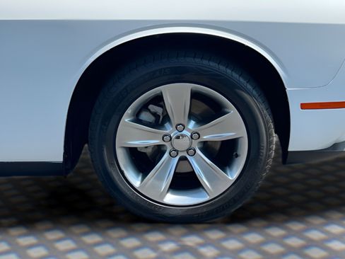 Used 2021 Dodge Challenger SXT RWD image 11