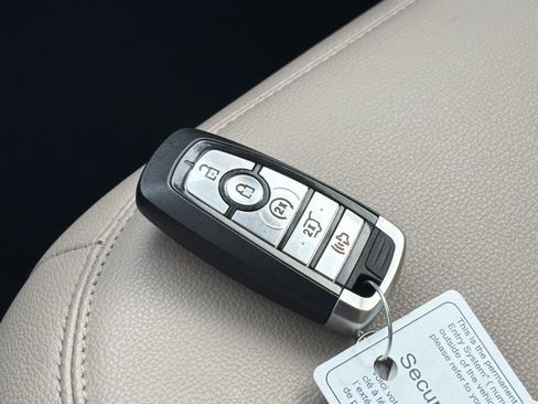 Used 2020 Ford Explorer XLT w/ Equipment Group 202A image 27