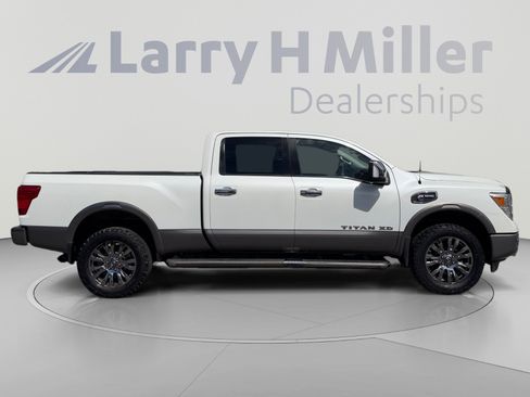 Used 2017 Nissan Titan Platinum Reserve AWD/4WD image 6