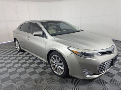 Used 2013 Toyota Avalon Limited FWD image 2