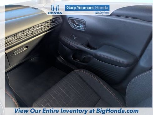 Certified 2025 Honda HR-V Sport image 18
