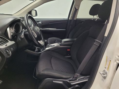 Used 2019 Dodge Journey SE image 17
