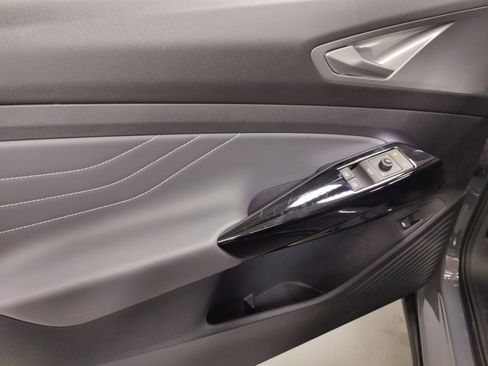 Used 2023 Volkswagen ID.4 Pro S Plus image 28