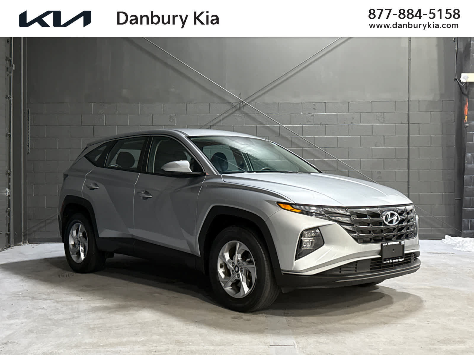 Used 2024 Hyundai Tucson SE AWD/4WD image 1