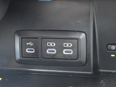 Used 2024 Toyota Venza XLE AWD/4WD image 20