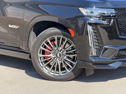 Used 2023 Cadillac Escalade V AWD/4WD image 3