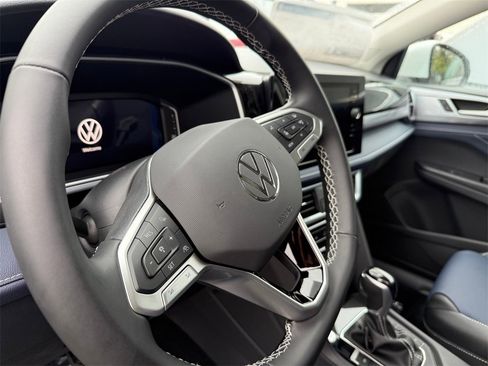 New 2026 Volkswagen Taos SEL image 11