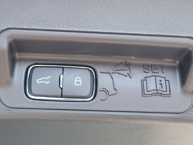 New 2027 Ford Explorer Active RWD image 9