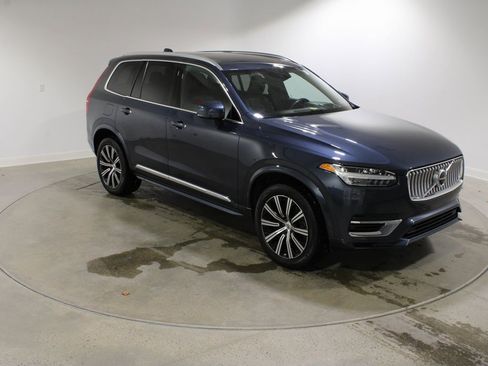Used 2022 Volvo XC90 T8 Inscription image 8