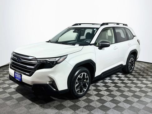 Used 2025 Subaru Forester Premium AWD/4WD image 3