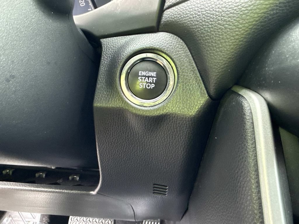 Used 2024 Toyota RAV4 XLE FWD image 33