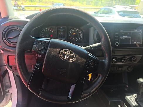 Used 2022 Toyota Tacoma SR w/ SR Convenience Package image 5