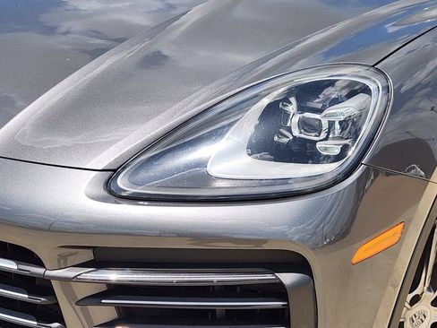Used 2019 Porsche Cayenne AWD/4WD image 10
