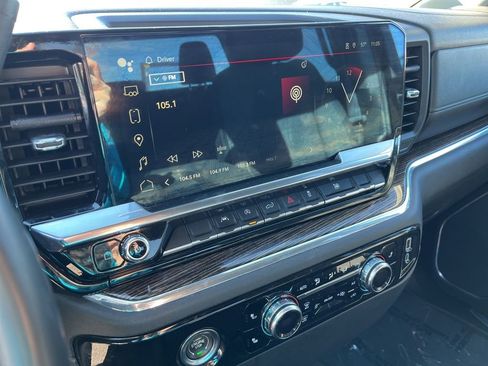 Used 2024 GMC Sierra 1500 SLE image 20