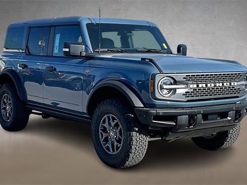 New 2025 Ford Bronco Badlands image 2