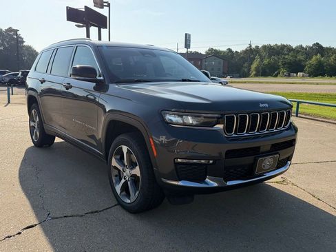Used 2024 Jeep Grand Cherokee L Limited AWD/4WD image 7