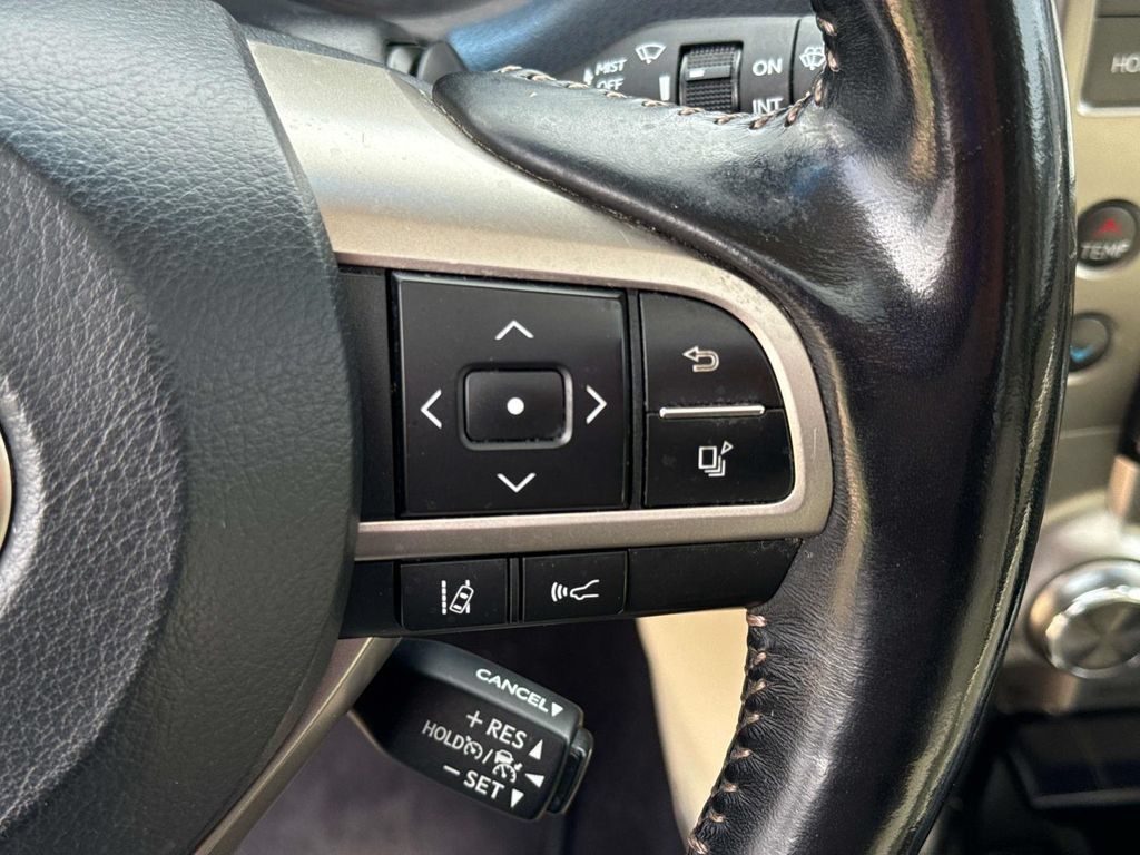 Used 2021 Lexus GX 460 Luxury w/ Off Road Package AWD/4WD image 21
