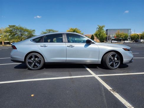 Used 2024 Honda Accord Sport image 16