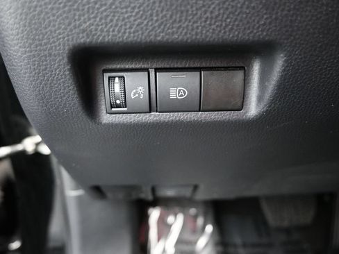 Used 2024 Toyota RAV4 XLE FWD image 21