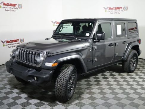 Used 2024 Jeep Wrangler Sport S image 19
