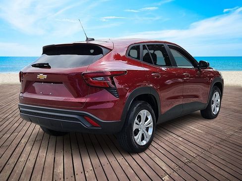 Certified 2025 Chevrolet Trax LS w/ Driver Confidence Package FWD image 4
