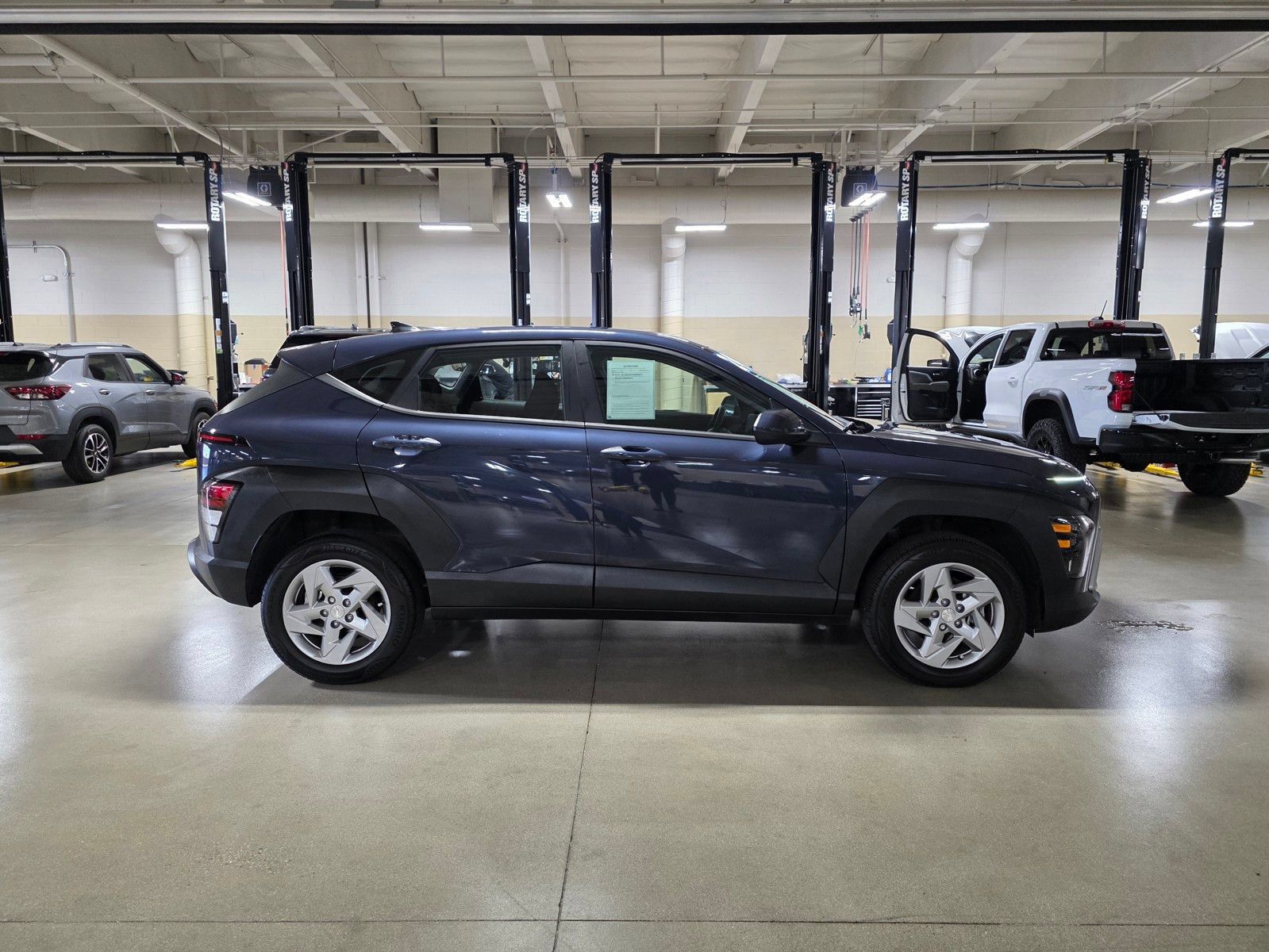 Used 2024 Hyundai Kona SE AWD/4WD image 8