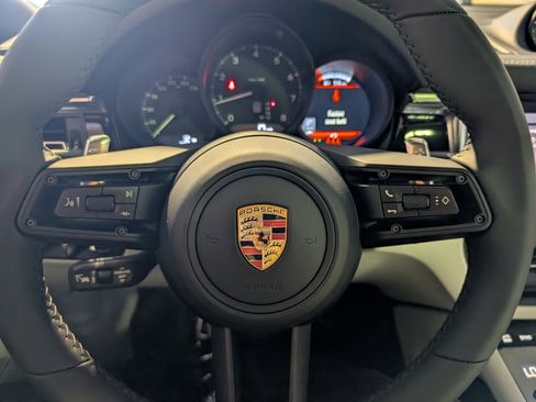 New 2026 Porsche Macan image 30