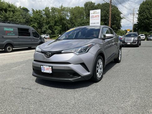 Used 2019 Toyota C-HR LE FWD image 1