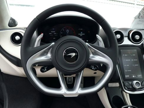 Used 2023 McLaren GT image 9