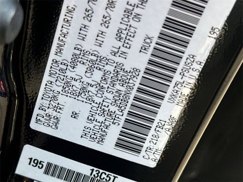 Used 2022 Toyota Tundra SR5 w/ SR5 Convenience Package image 24