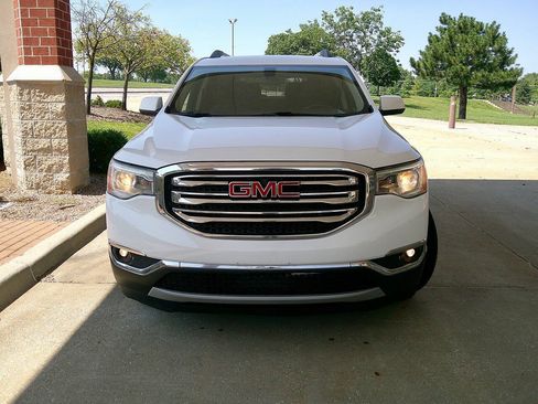 Used 2019 GMC Acadia SLE AWD/4WD image 2