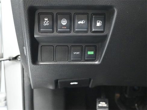 Used 2020 Nissan Rogue SV image 20