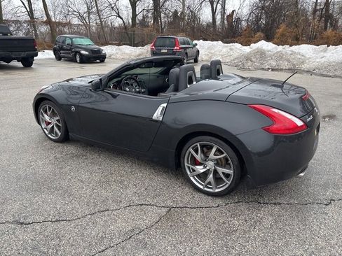 Used 2013 Nissan 370Z Touring w/ Sport Pkg image 5