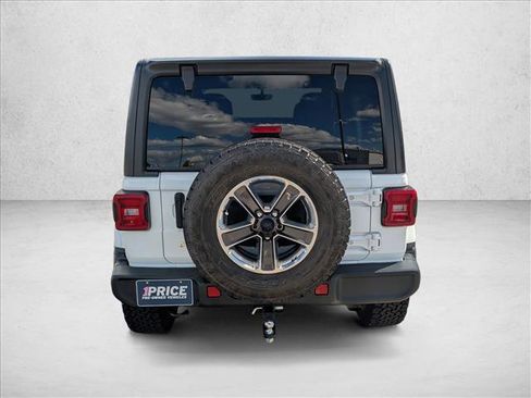 Used 2019 Jeep Wrangler Unlimited Sahara image 6