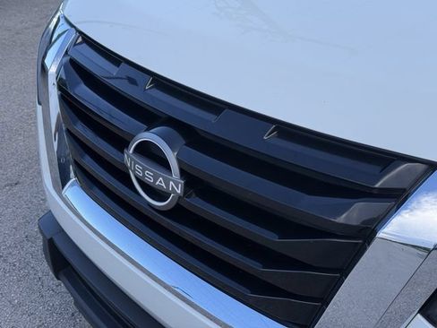 Used 2024 Nissan Pathfinder SV FWD image 6