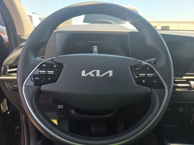 Used 2025 Kia Niro LX FWD image 7