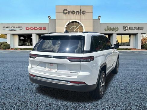 Used 2023 Jeep Grand Cherokee Limited w/ Trailer Tow Prep Group (B) AWD/4WD image 3