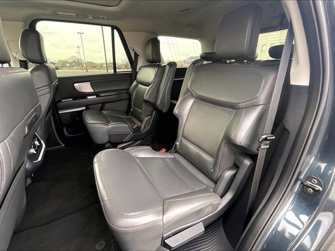 Used 2025 Ford Expedition Active image 18