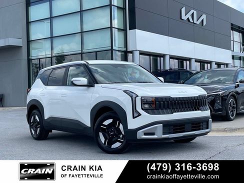 New 2027 Kia Seltos LX FWD image 1
