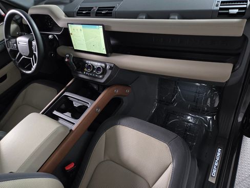 Used 2023 Land Rover Defender 130 X image 20