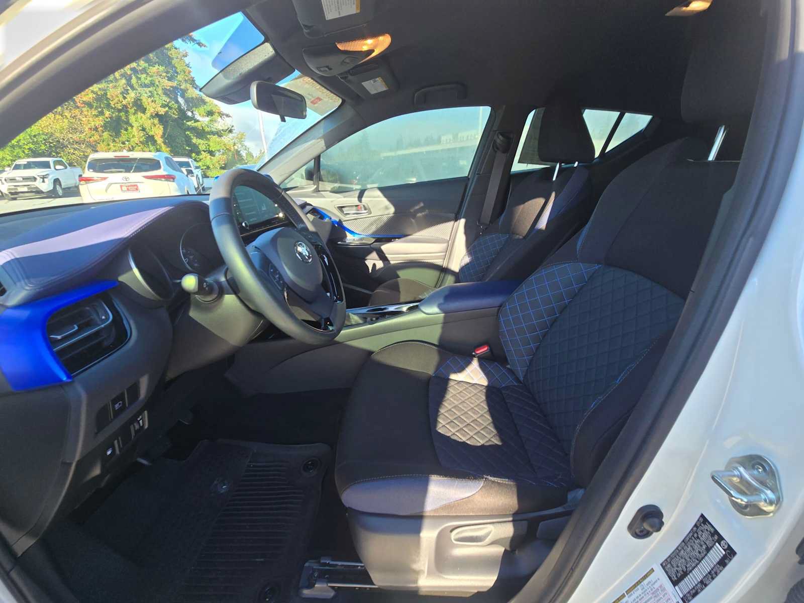 Used 2020 Toyota C-HR XLE FWD image 21