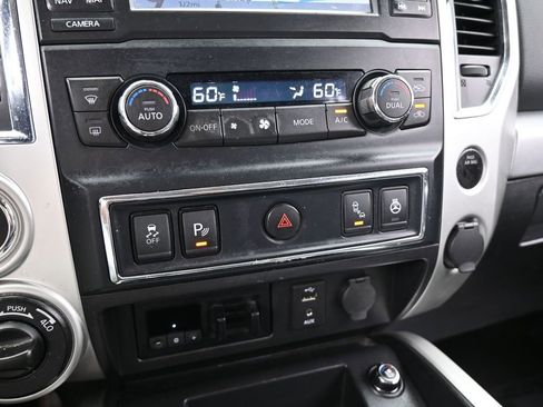 Used 2018 Nissan Titan PRO-4X w/ Pro-4x Convenience Package image 29