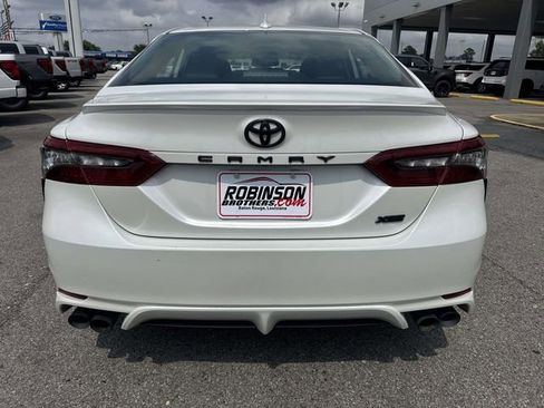 Used 2022 Toyota Camry XSE FWD image 6