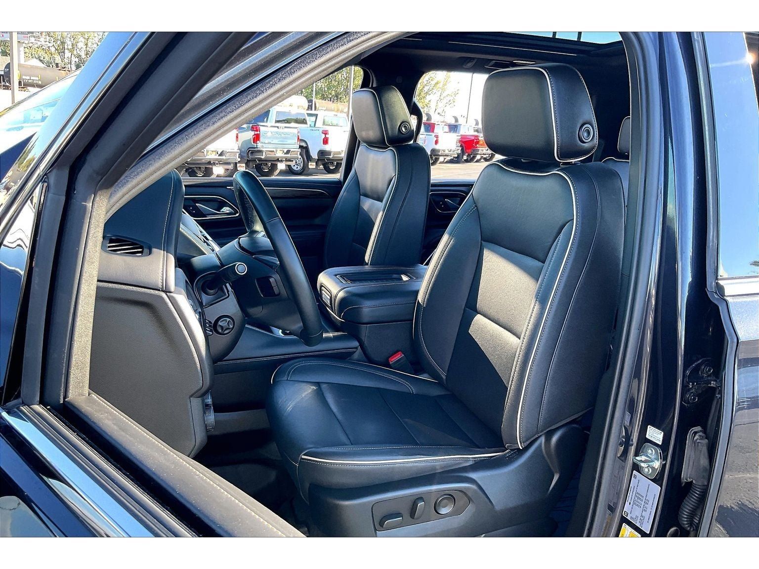 Used 2023 Chevrolet Suburban Premier AWD/4WD image 27