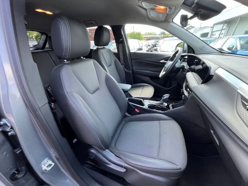 Used 2025 Buick Encore GX Preferred AWD/4WD image 33