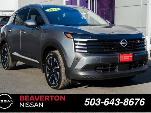 Used 2025 Nissan Kicks SR image 1